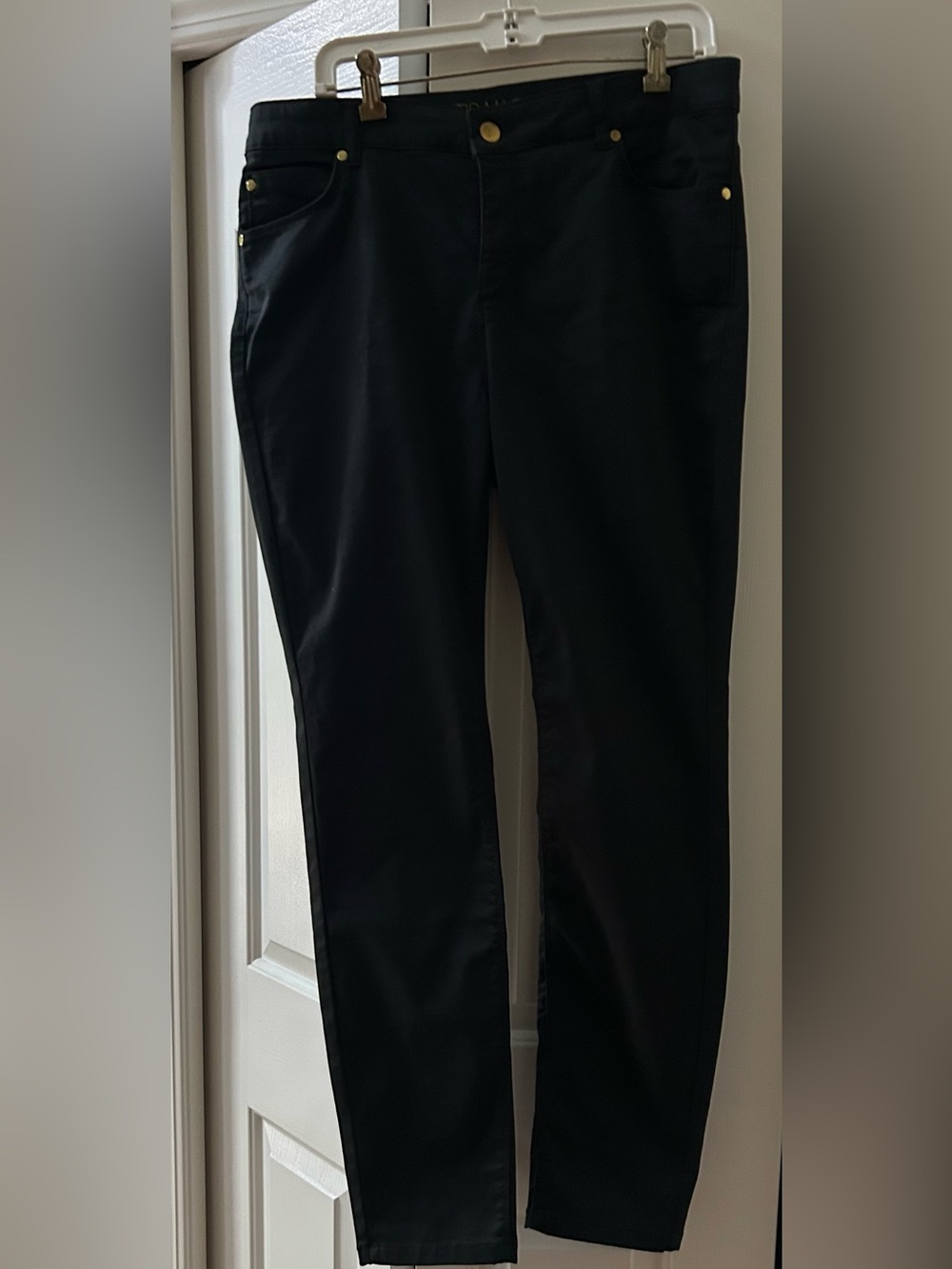 Beautiful comfortable pants
New never worn
Nice soft black